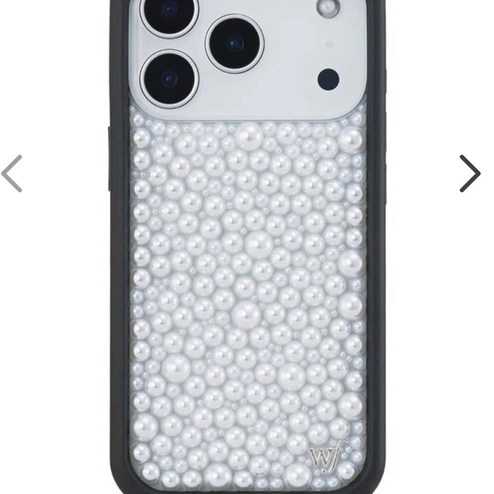 Wildflower Cases Pearl iPhone 17 Pro Case